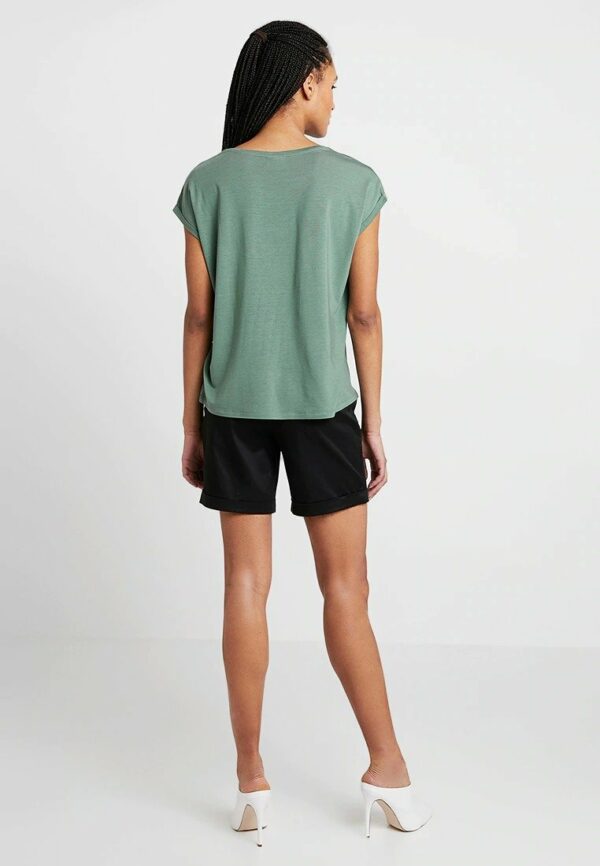 Laurel wreath woman tshirt - Image 2